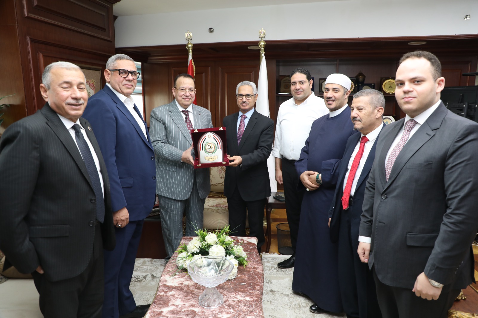 نقيب السادة الأشراف يلتقي محافظ بني سويف لبحث تعزيز التعاون