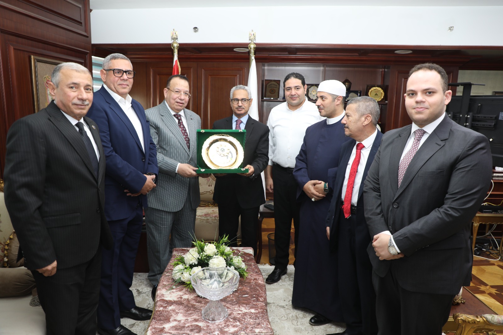 نقيب السادة الأشراف يلتقي محافظ بني سويف لبحث تعزيز التعاون