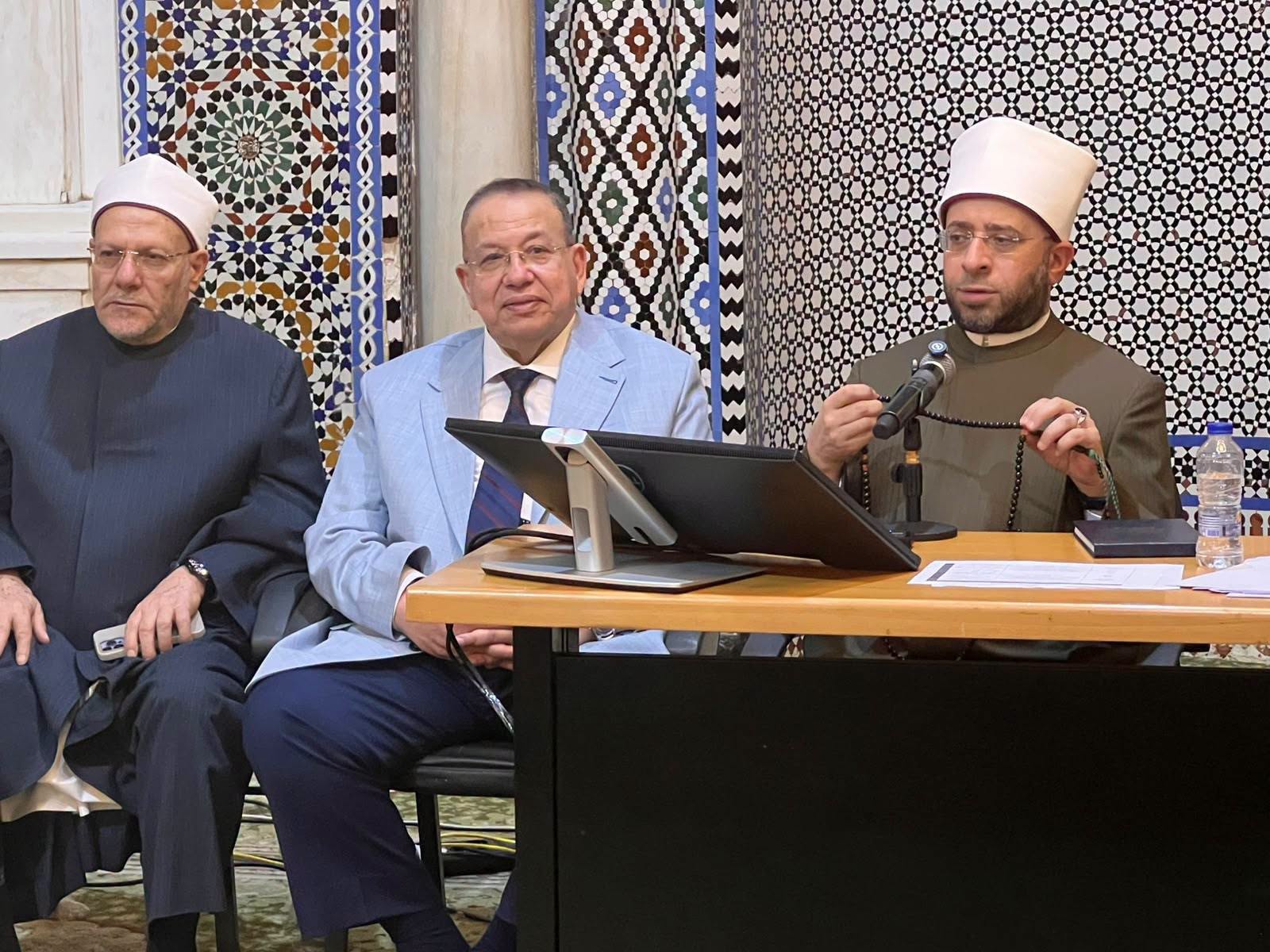نقيب السادة الأشراف يشارك في الملتقى العاشر للفكر الإسلامي الدولي بمسجد الإمام الحسين رضي الله عنه